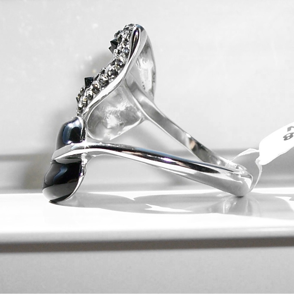 STAINLESS STEEL Black & Clear Crystals Leaf Ring - Picture 9 of 15